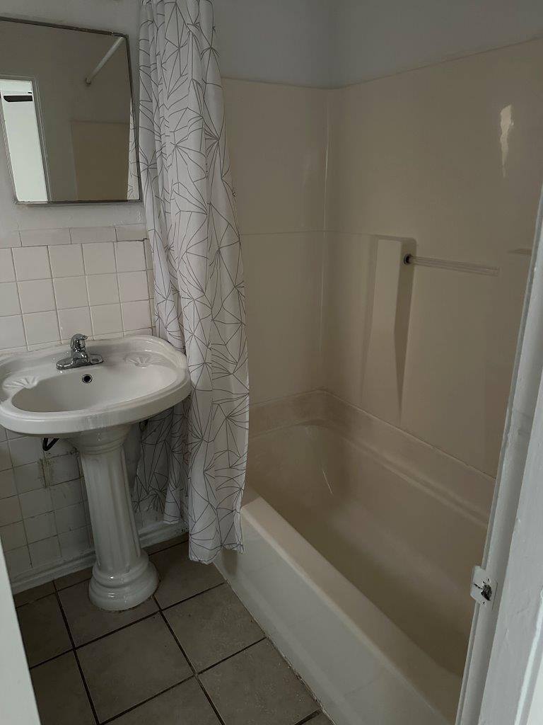 Apartment for rent at 820 W Alabama St #820-6, Houston, TX 77006