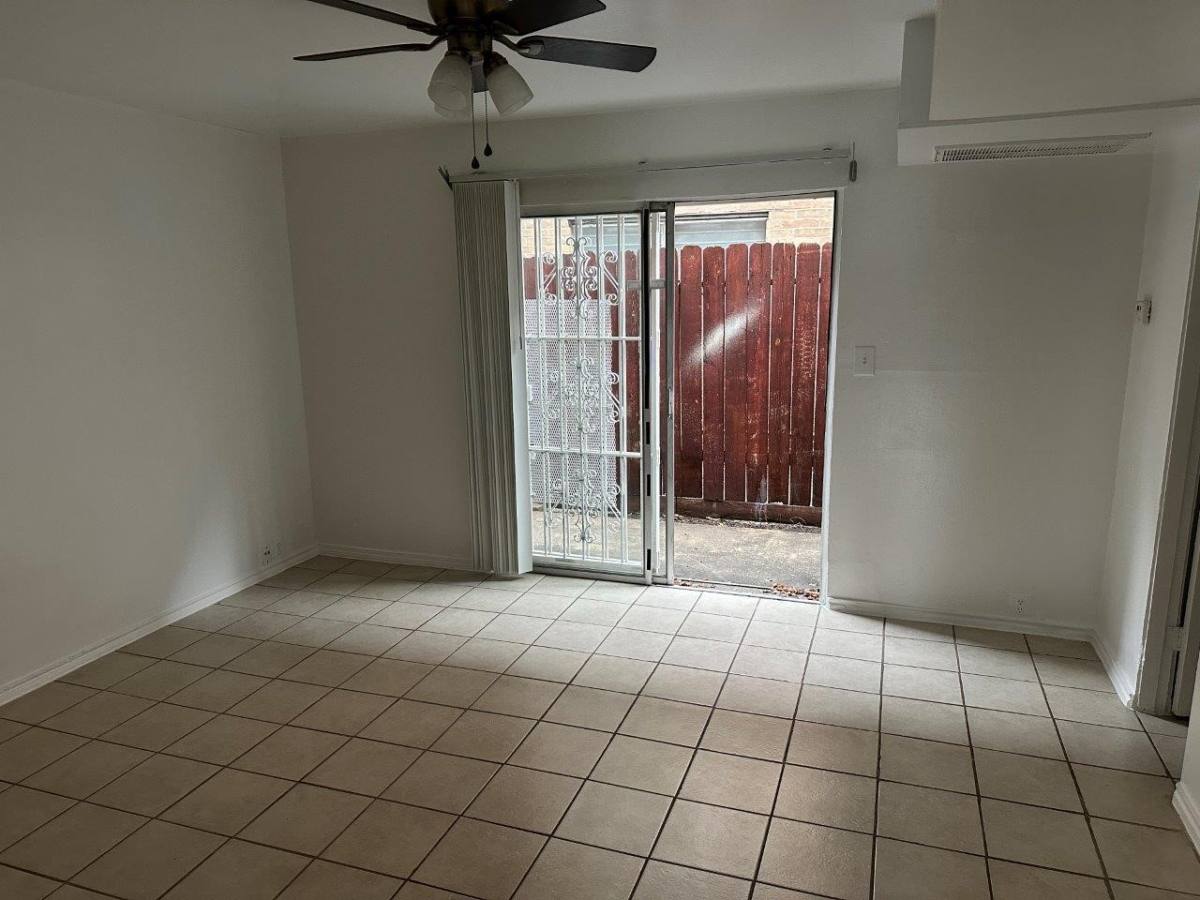 Apartment for rent at 820 W Alabama St #820-6, Houston, TX 77006