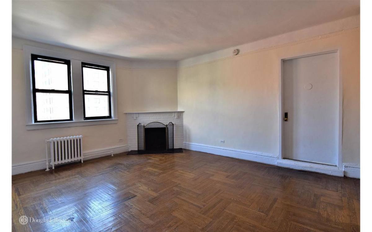 Apartment for rent at 237 E 20th St #8D, New York, NY 10003