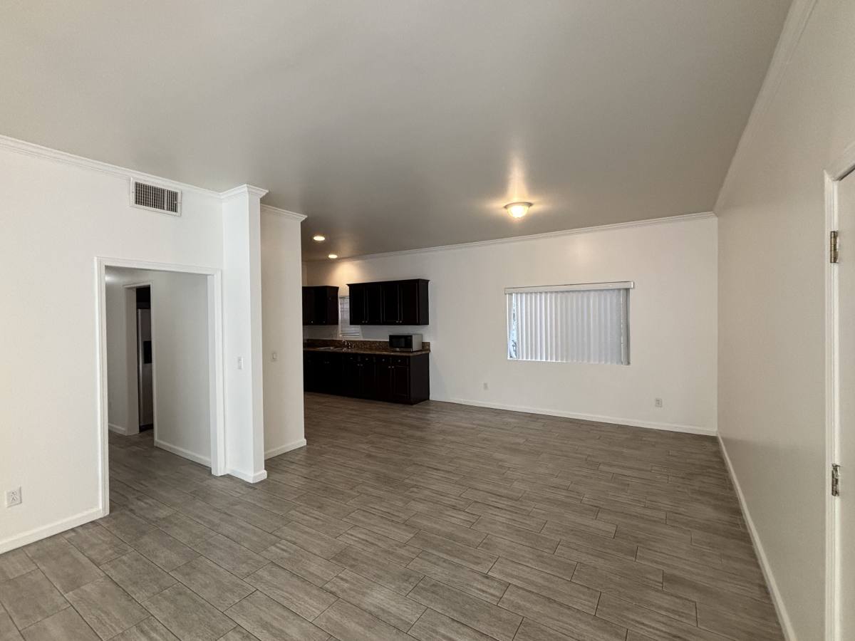 Townhouse for rent at 705 S Gramercy Place, Los Angeles, CA 90005