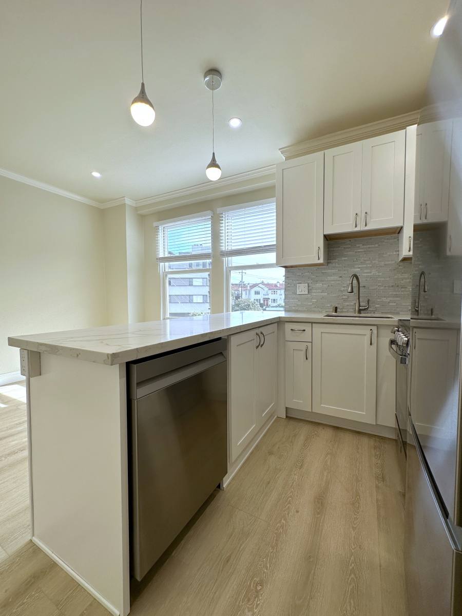 Apartment for rent at 1918 Lakeshore Ave #25, Oakland, CA 94606