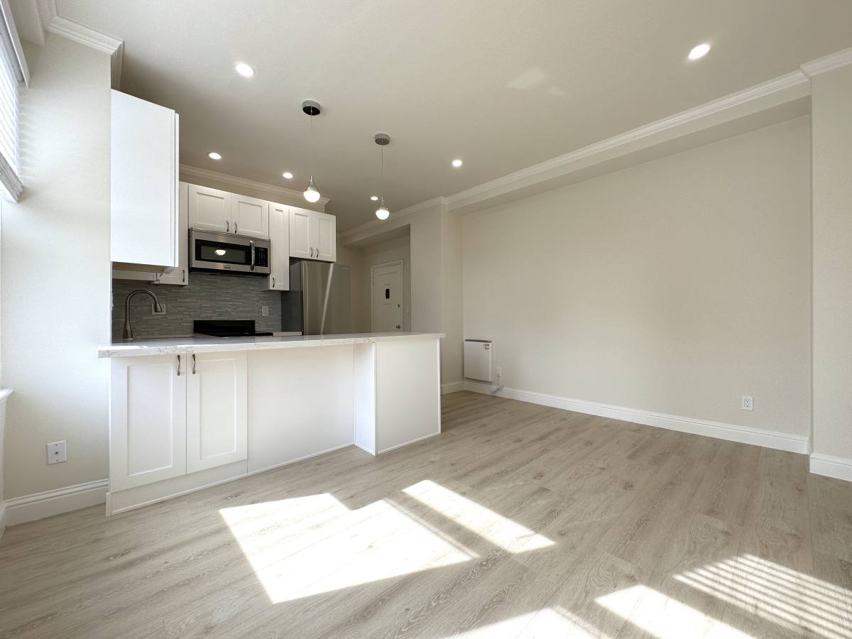Apartment for rent at 1918 Lakeshore Ave #25, Oakland, CA 94606