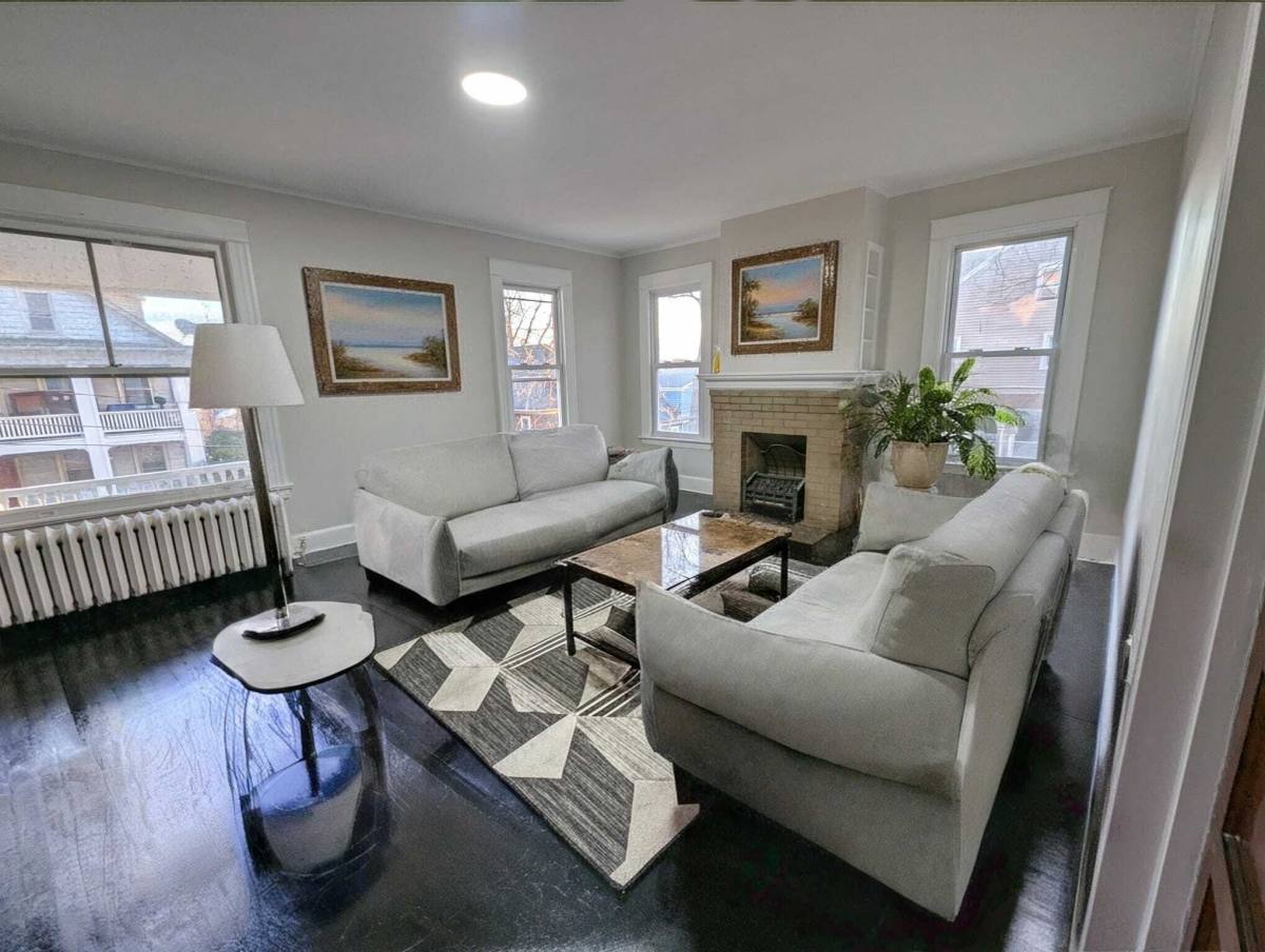 Apartment for rent at 184 Buckingham St #2, Waterbury, CT 06710