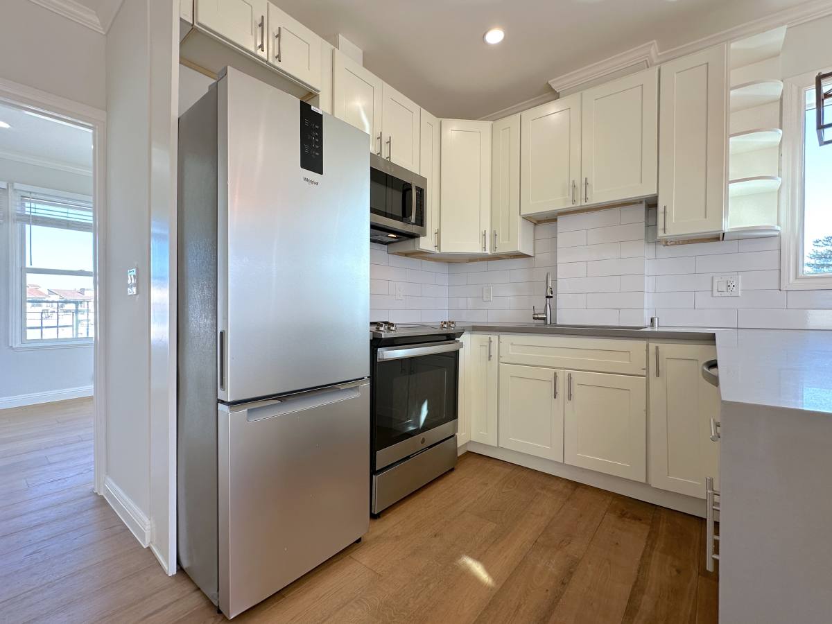Apartment for rent at 1918 Lakeshore Ave #71, Oakland, CA 94606
