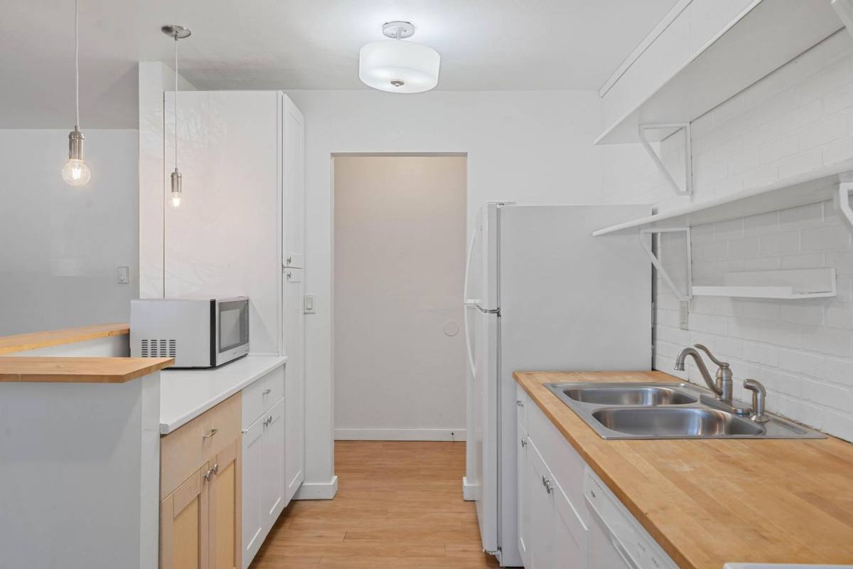 Apartment for rent at 9228-9232 N Saint Louis Ave, Portland, OR 97203
