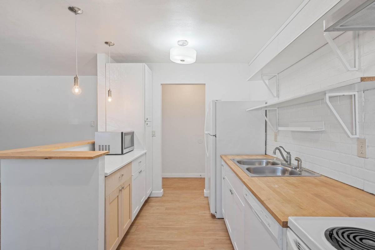 Apartment for rent at 9228-9232 N Saint Louis Ave, Portland, OR 97203