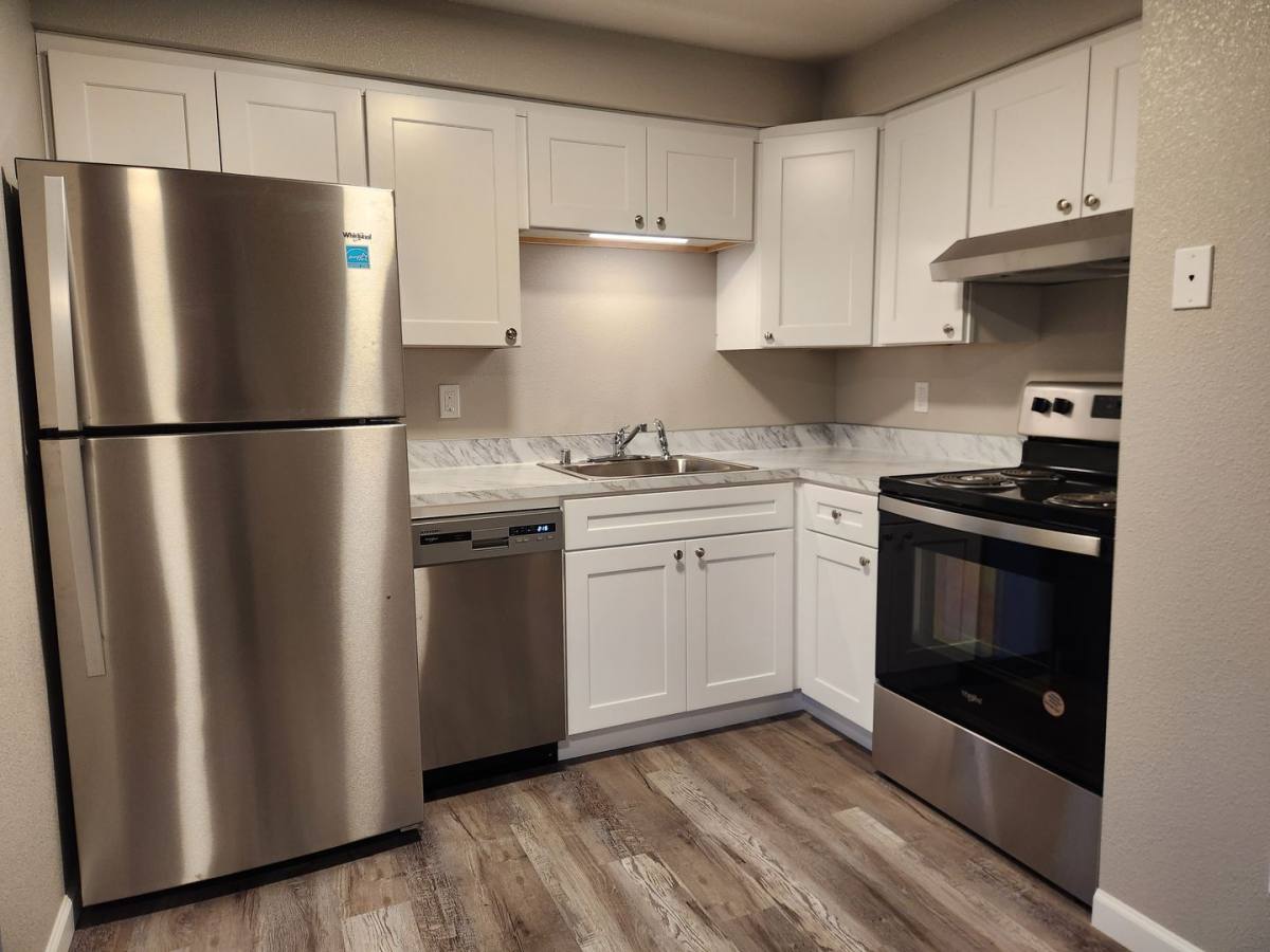 Apartment for rent at 401 403 Stanford Dr, Mount Vernon, WA 98273