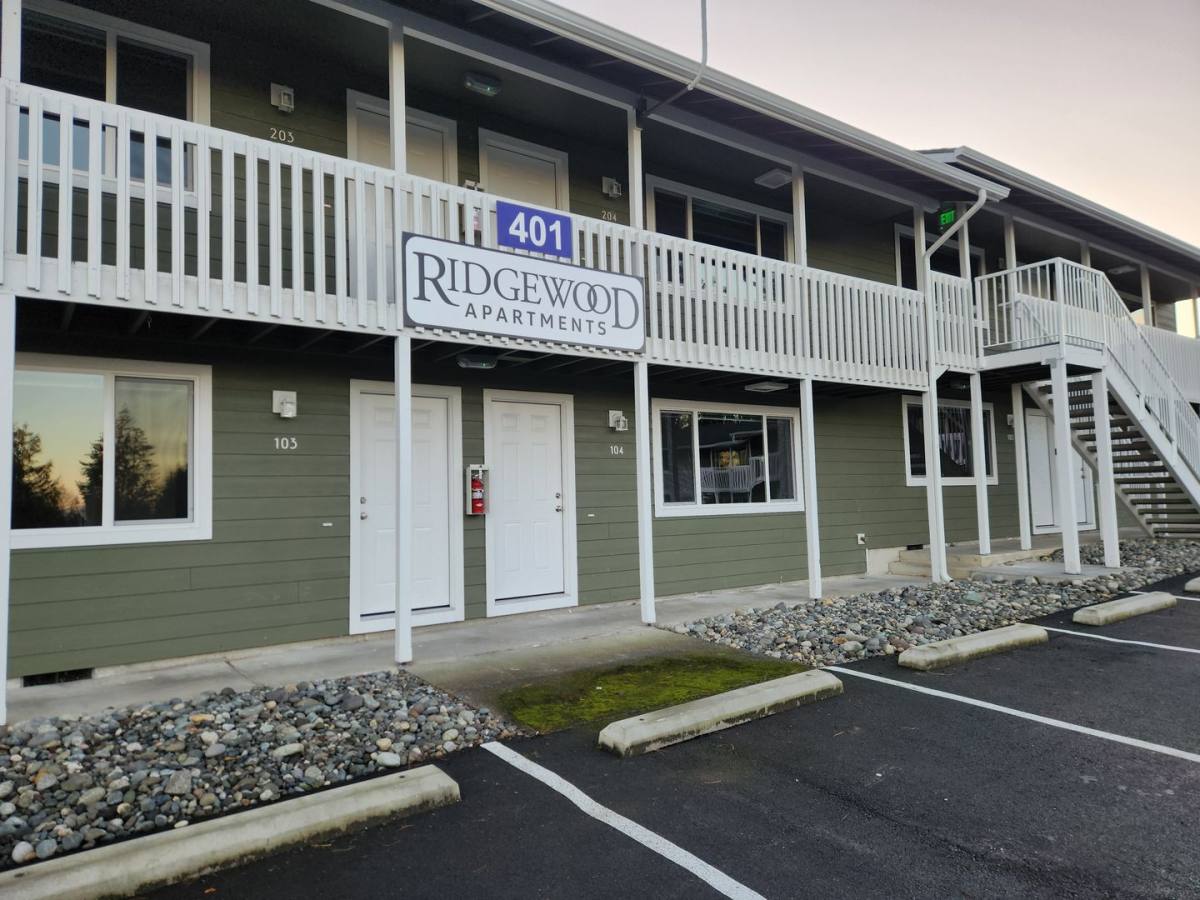 Apartment for rent at 401 403 Stanford Dr, Mount Vernon, WA 98273