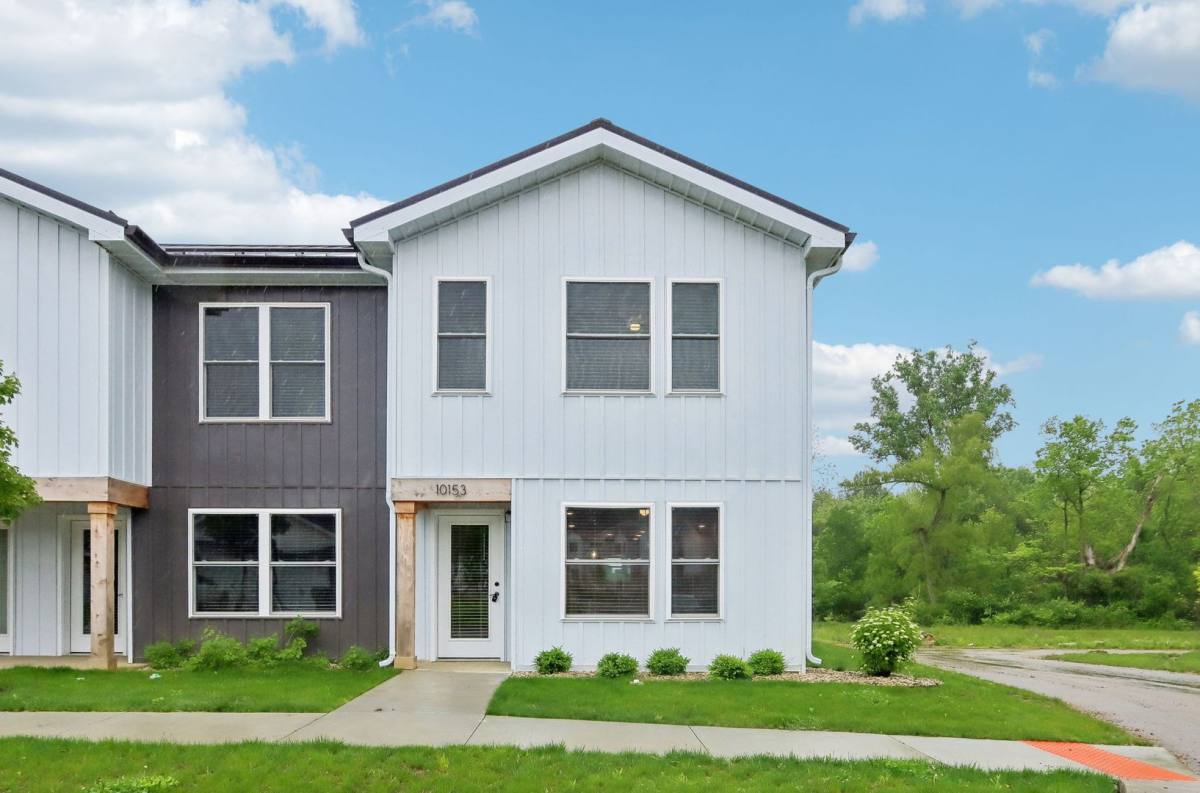 Townhouse for rent at 9860 W Smith St, Yorktown, IN 47396