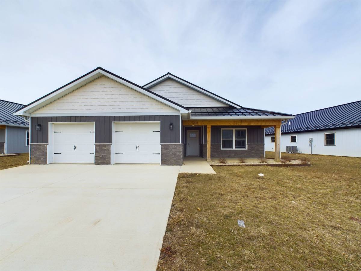 Townhouse for rent at 9860 W Smith St, Yorktown, IN 47396
