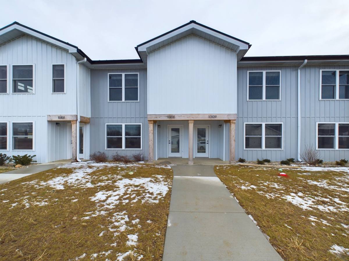 Townhouse for rent at 9860 W Smith St, Yorktown, IN 47396