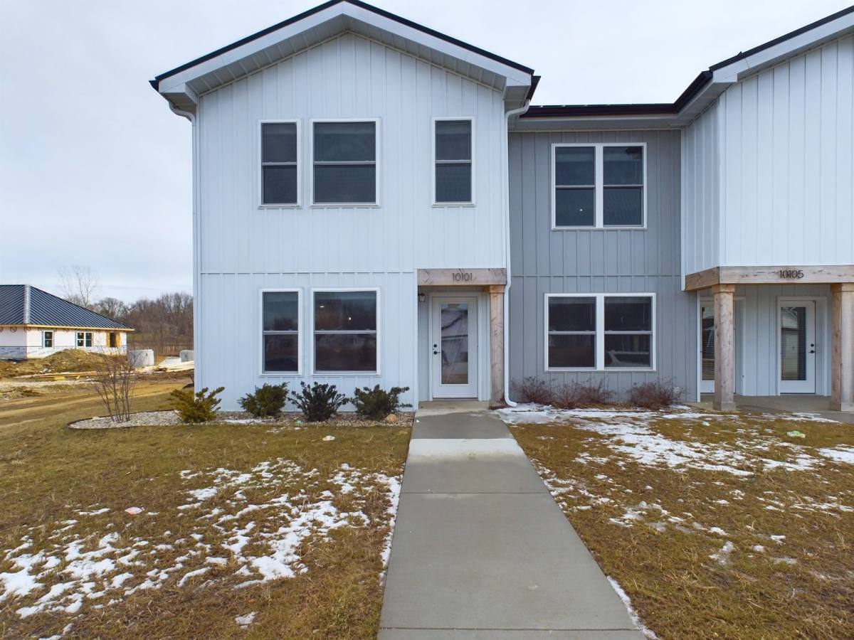 Townhouse for rent at 9860 W Smith St, Yorktown, IN 47396