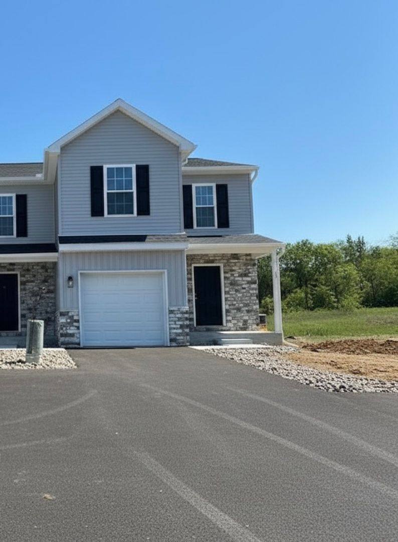 Townhouse for rent at 28 Sand St, Lebanon, PA 17042