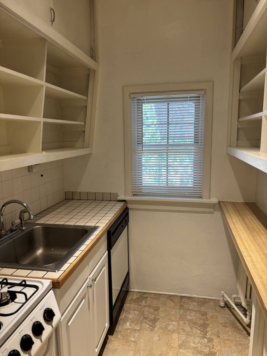 Apartment for rent at 725 N Corona St #4, Denver, CO 80218