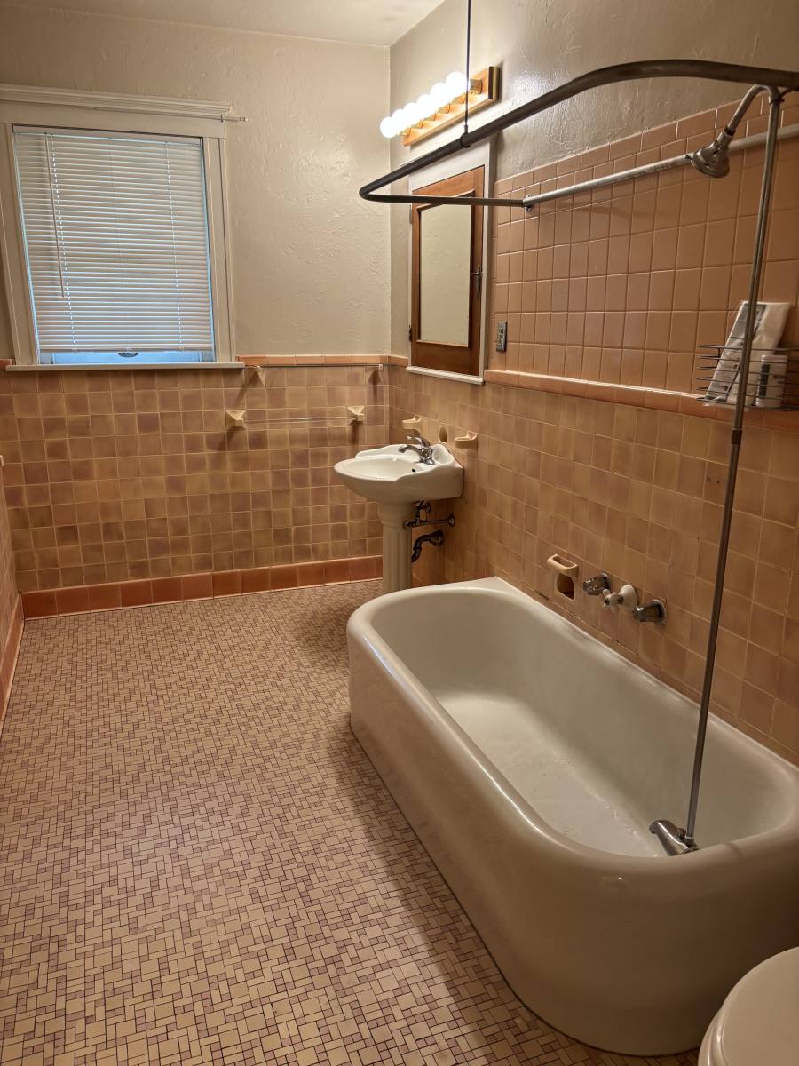 Apartment for rent at 725 N Corona St #4, Denver, CO 80218