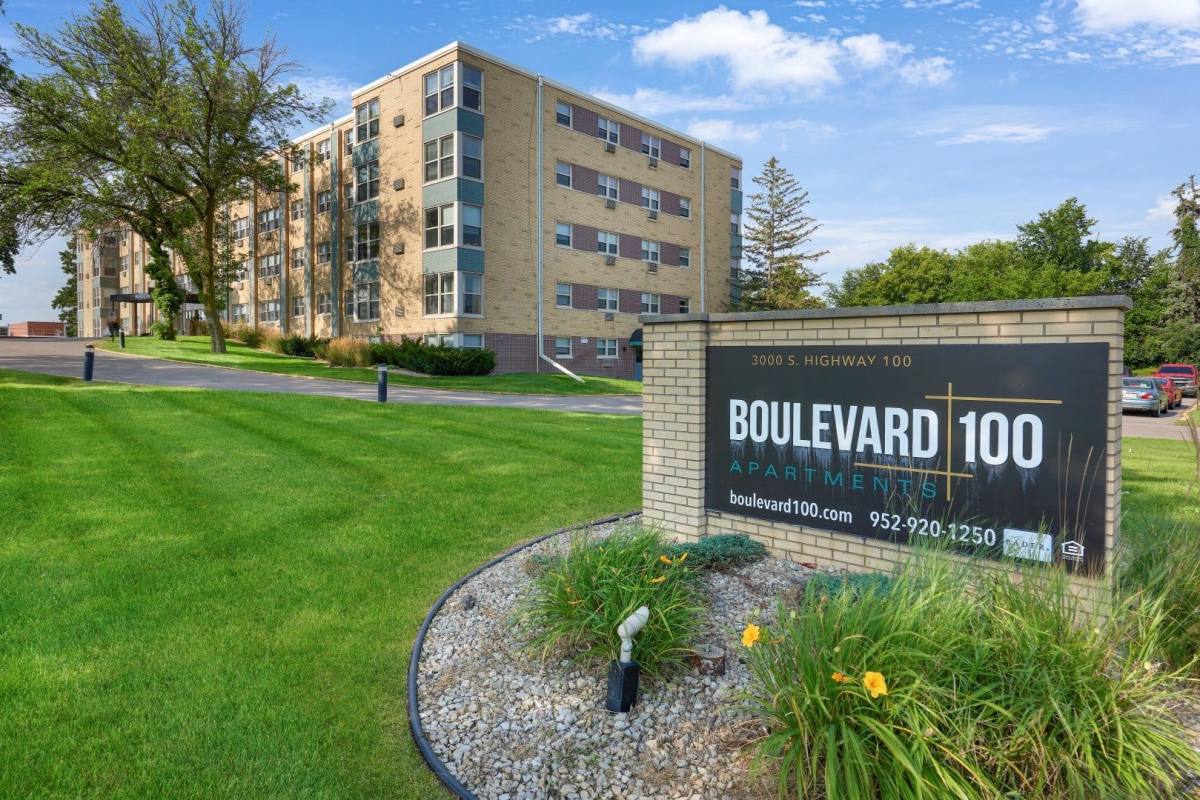 Apartment for rent at 3000 Mn Highway 100, Minneapolis, MN 55416
