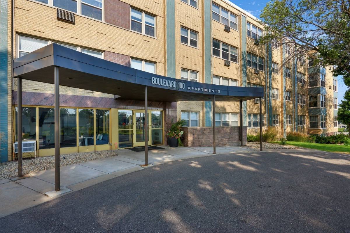 Apartment for rent at 3000 Mn Highway 100, Minneapolis, MN 55416