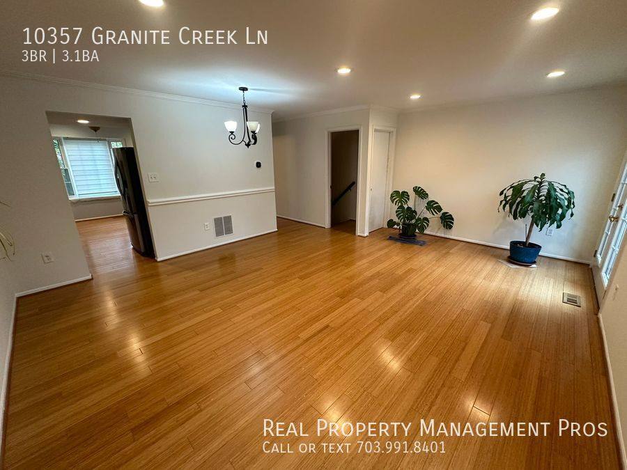 Townhouse for rent at 10357 Granite Creek Lane, Oakton, VA 22124
