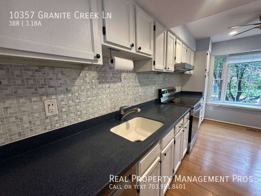 Townhouse for rent at 10357 Granite Creek Lane, Oakton, VA 22124