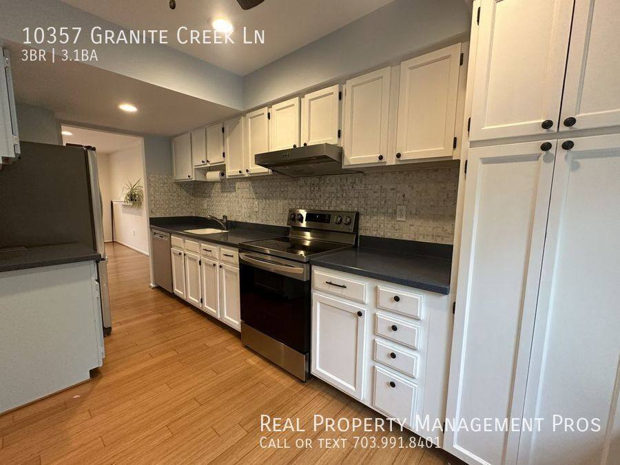 Townhouse for rent at 10357 Granite Creek Lane, Oakton, VA 22124