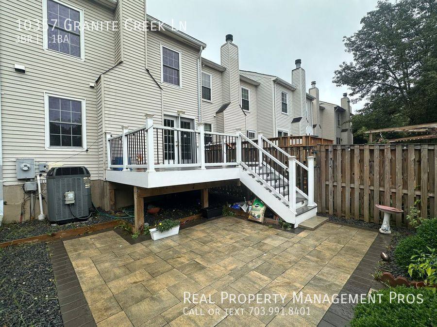Townhouse for rent at 10357 Granite Creek Lane, Oakton, VA 22124