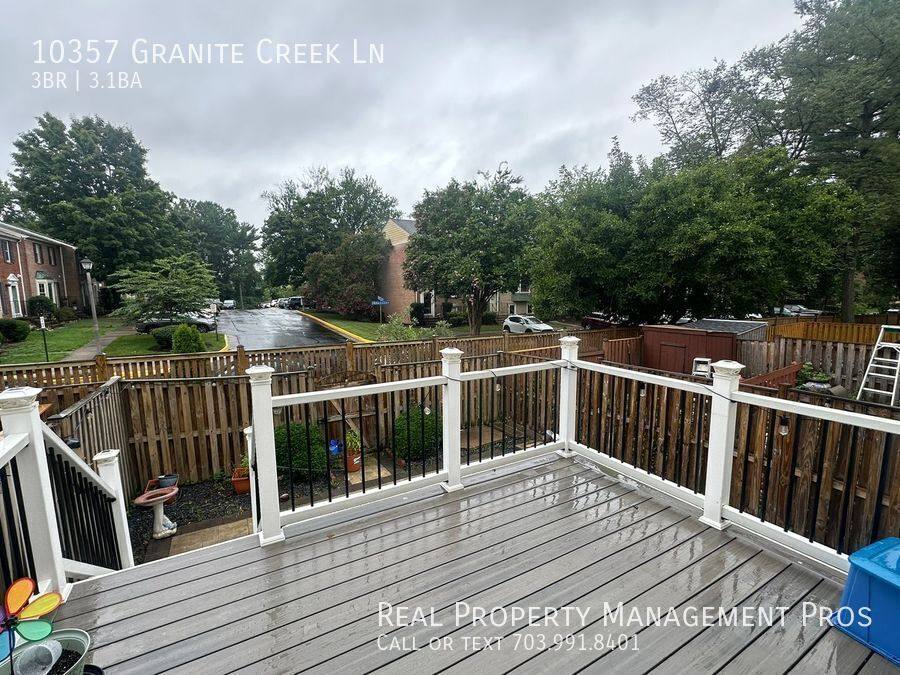 Townhouse for rent at 10357 Granite Creek Lane, Oakton, VA 22124