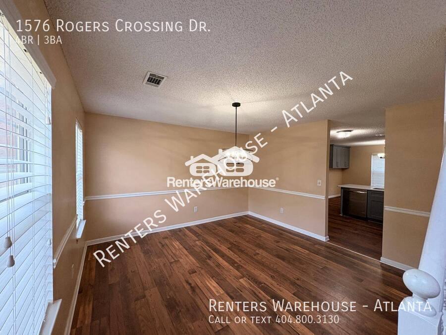 House for rent at 1576 Rogers Crossing Dr, Lithonia, GA 30058