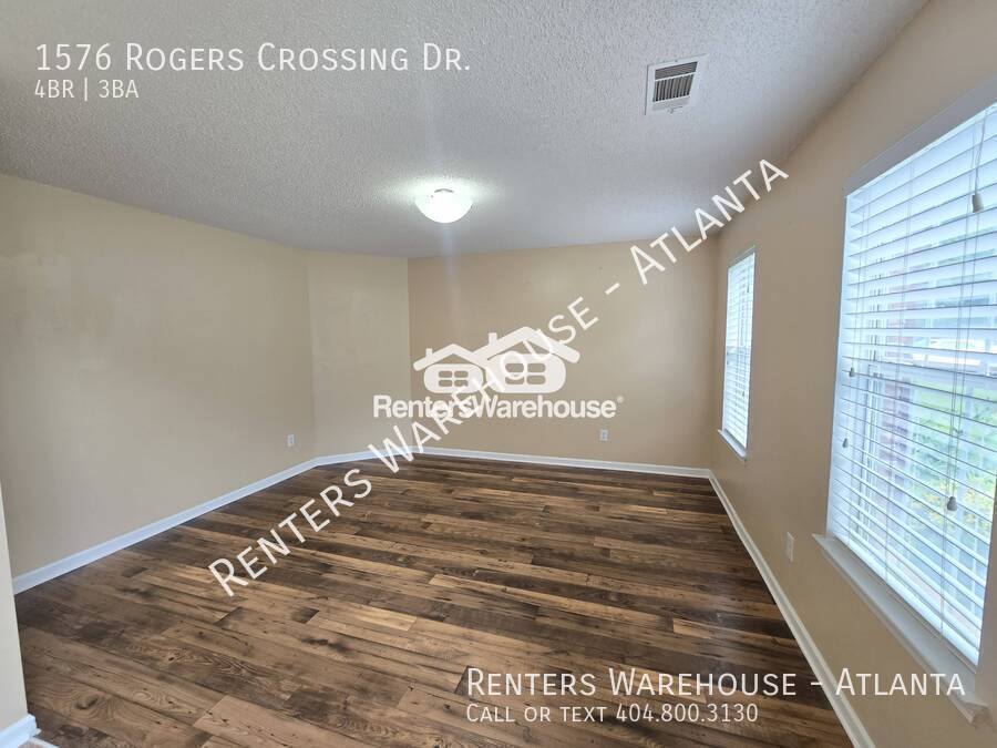 House for rent at 1576 Rogers Crossing Dr, Lithonia, GA 30058