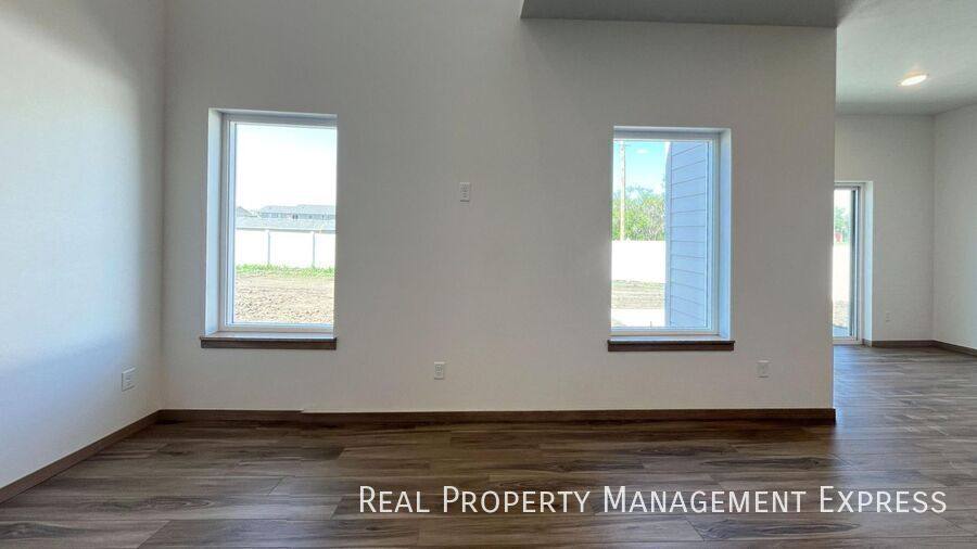 Townhouse for rent at 9000 W Jerald Place, Sioux Falls, SD 57106