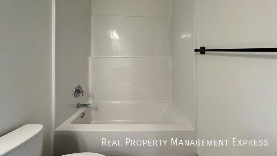 Townhouse for rent at 9000 W Jerald Place, Sioux Falls, SD 57106