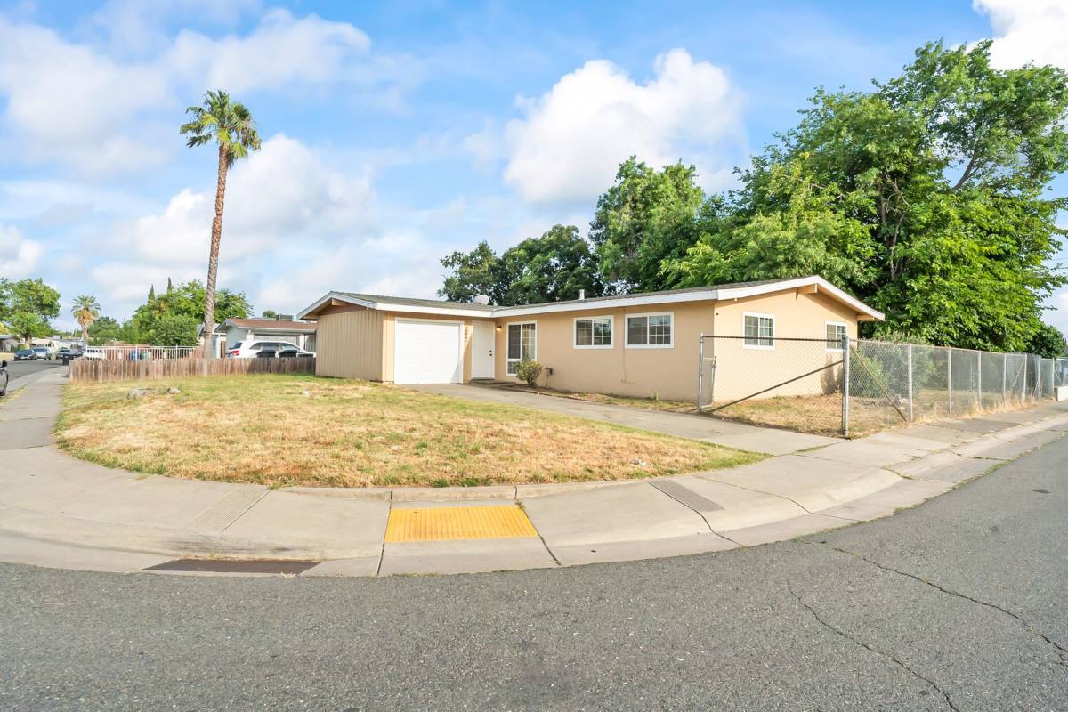 House for rent at 6436 Thomas Dr, North Highlands, CA 95660