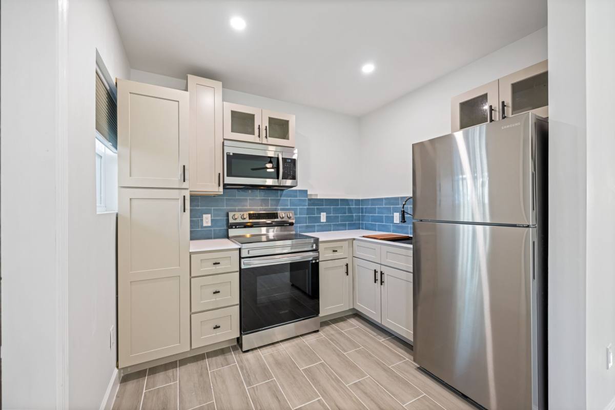 Apartment for rent at 3012 Broadway Ave, West Palm Beach, FL 33407