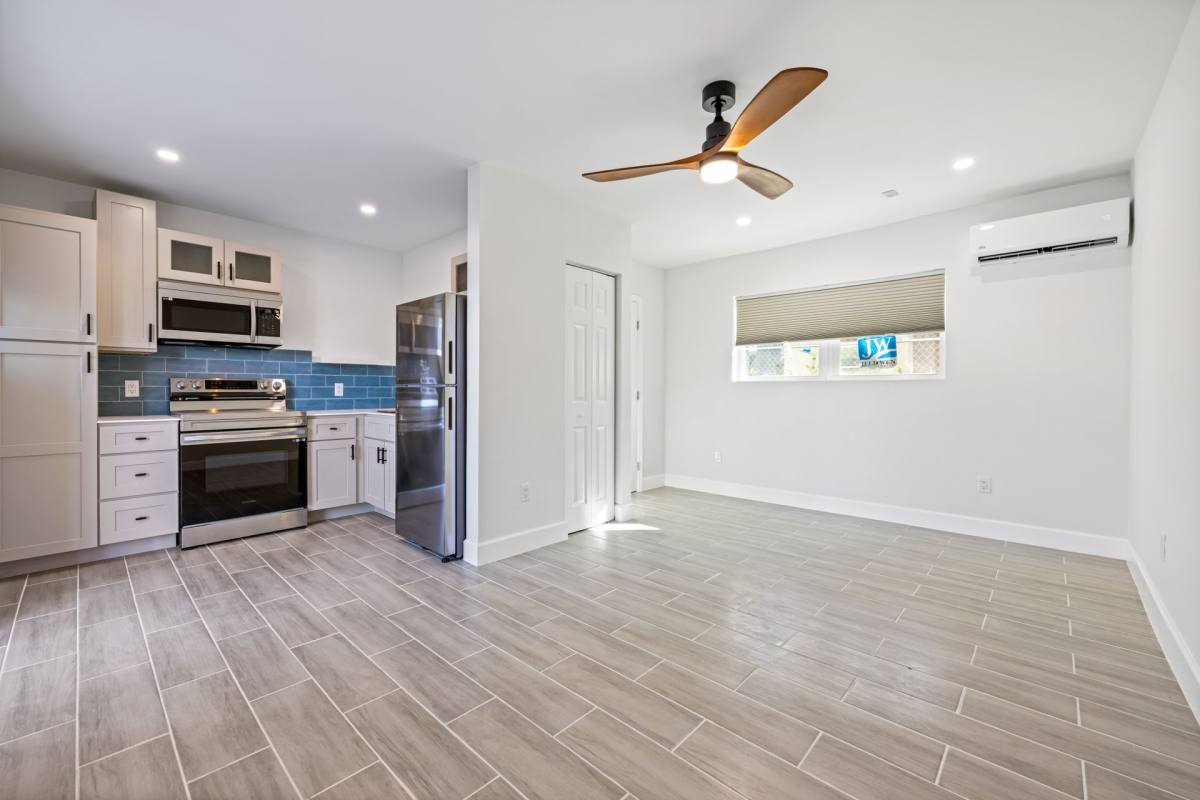 Apartment for rent at 3012 Broadway Ave, West Palm Beach, FL 33407