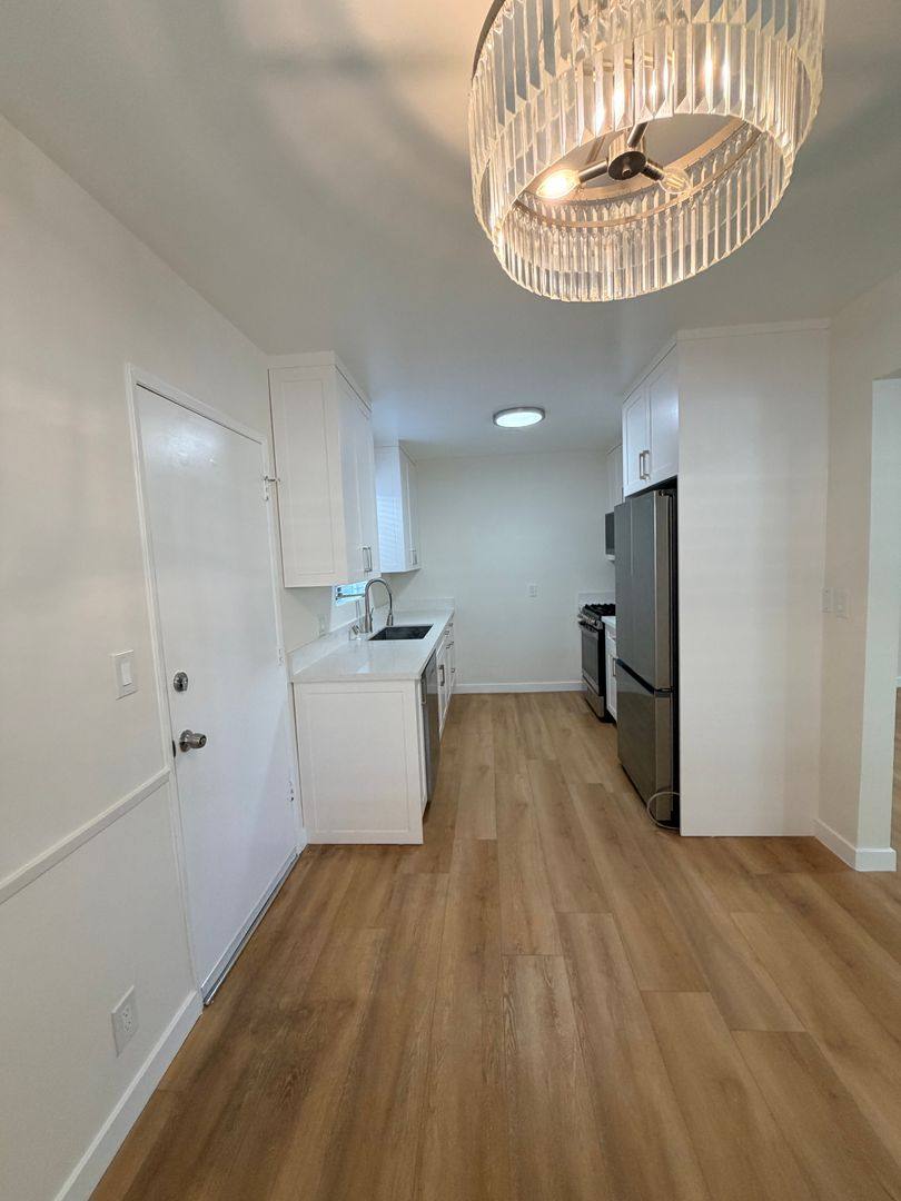 Apartment for rent at 124 S Everett St, Glendale, CA 91206