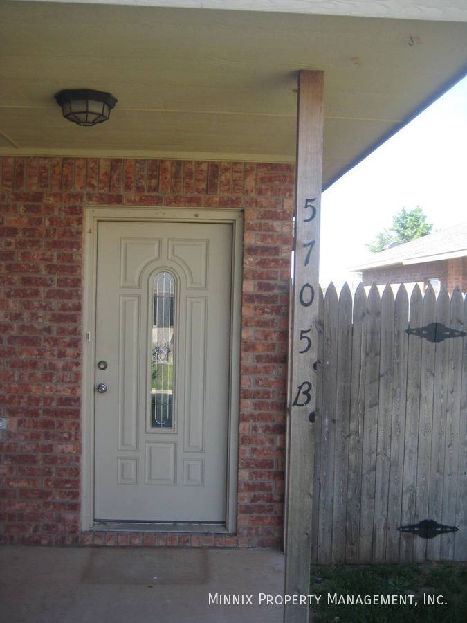 Townhouse for rent at 5705 Fordham St #B, Lubbock, TX 79416