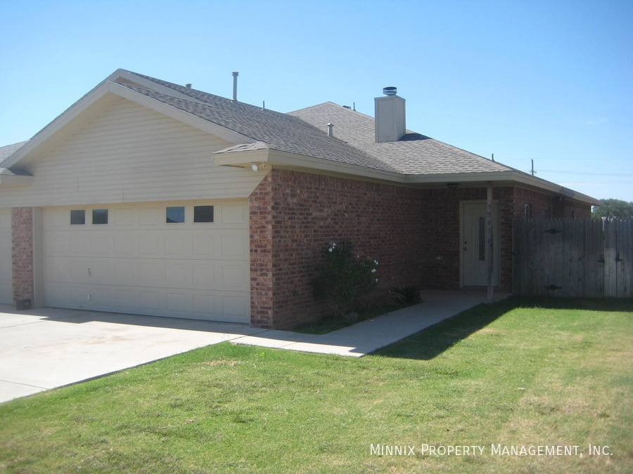 Townhouse for rent at 5705 Fordham St #B, Lubbock, TX 79416