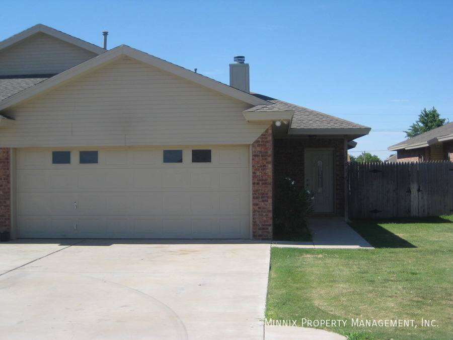 Townhouse for rent at 5705 Fordham St #B, Lubbock, TX 79416