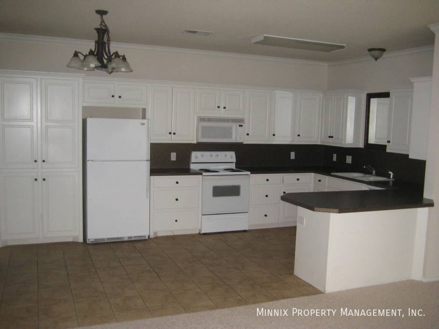 Townhouse for rent at 5705 Fordham St #B, Lubbock, TX 79416