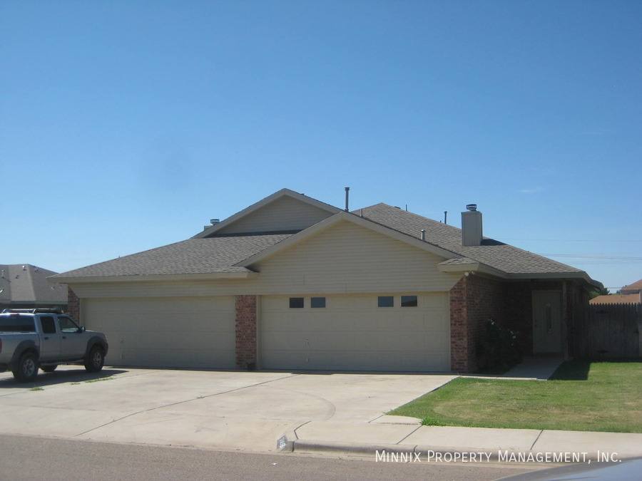 Townhouse for rent at 5705 Fordham St #B, Lubbock, TX 79416