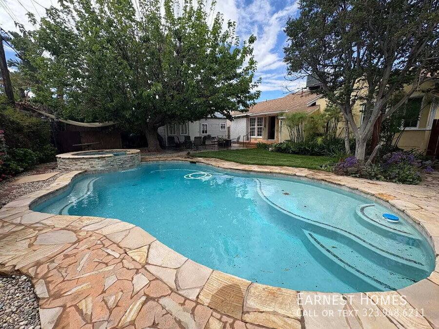 House for rent at 19022 Sylvan St, Reseda, CA 91335