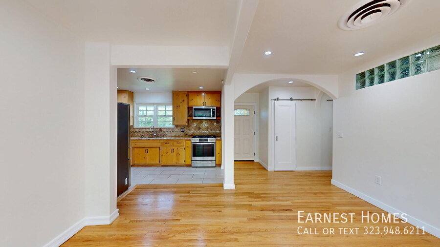 House for rent at 19022 Sylvan St, Reseda, CA 91335