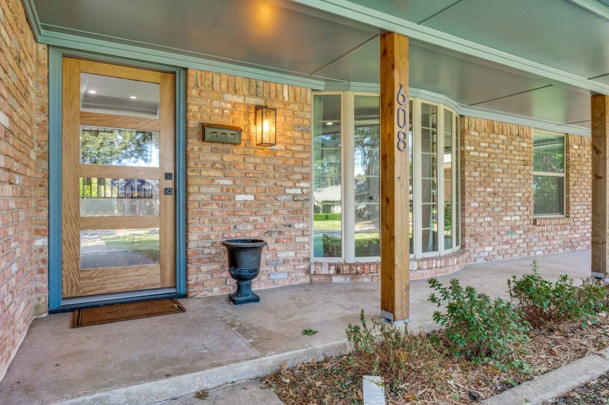 House for rent at 608 Cox Dr, Irving, TX 75062