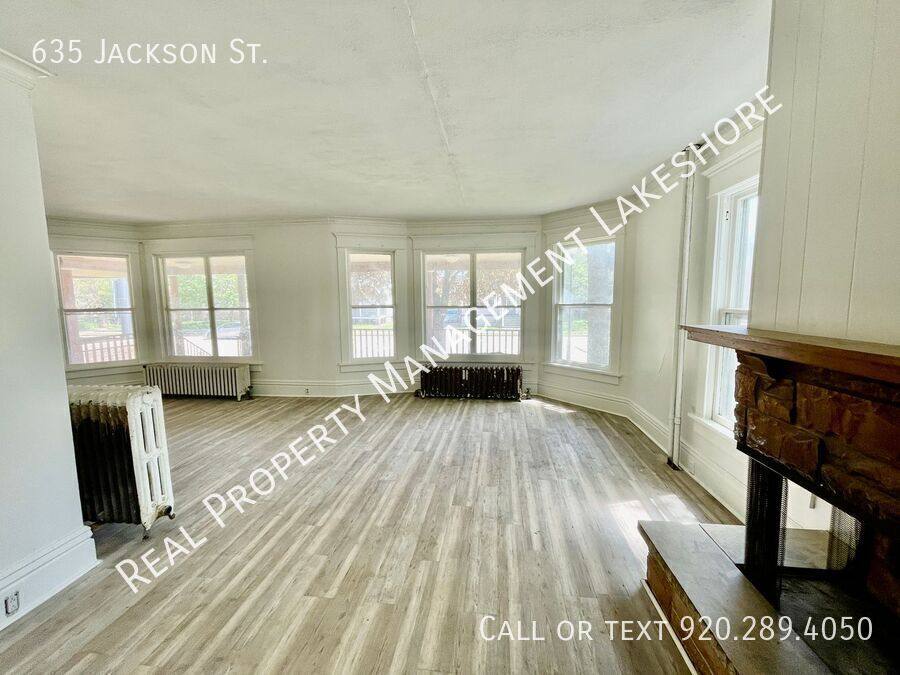 House for rent at 635 Jackson St, Oshkosh, WI 54901