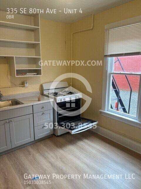 Apartment for rent at 335 SE 80th Ave #4, Portland, OR 97215