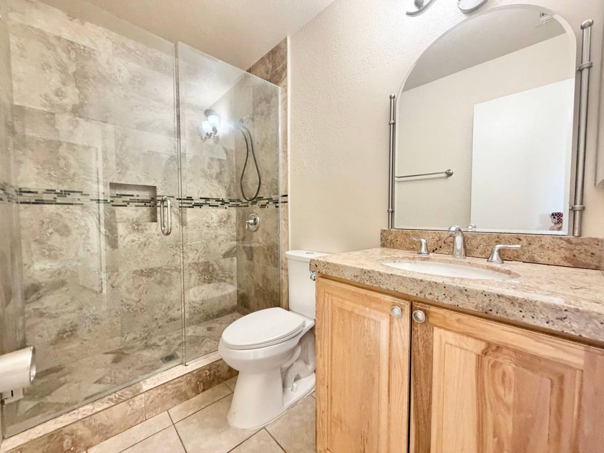 Apartment for rent at 561 Desert View Dr, Palm Springs, CA 92264