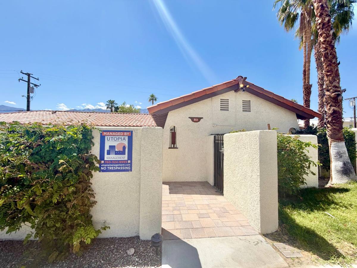 Apartment for rent at 561 Desert View Dr, Palm Springs, CA 92264