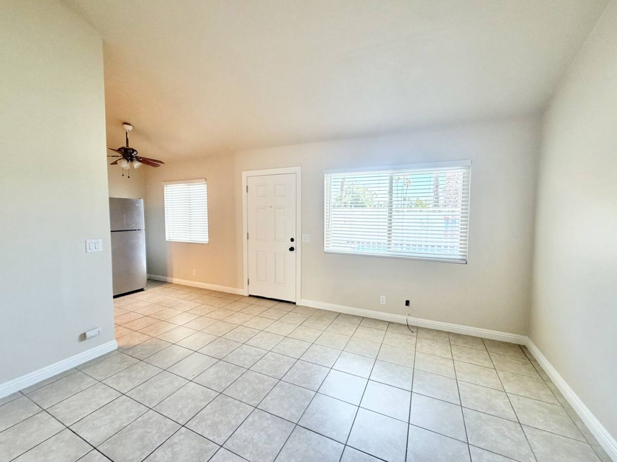 Apartment for rent at 561 Desert View Dr, Palm Springs, CA 92264