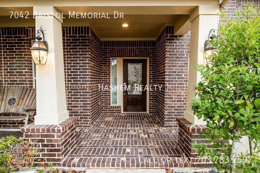House for rent at 7042 Bristol Memorial Dr, Spring, TX 77379