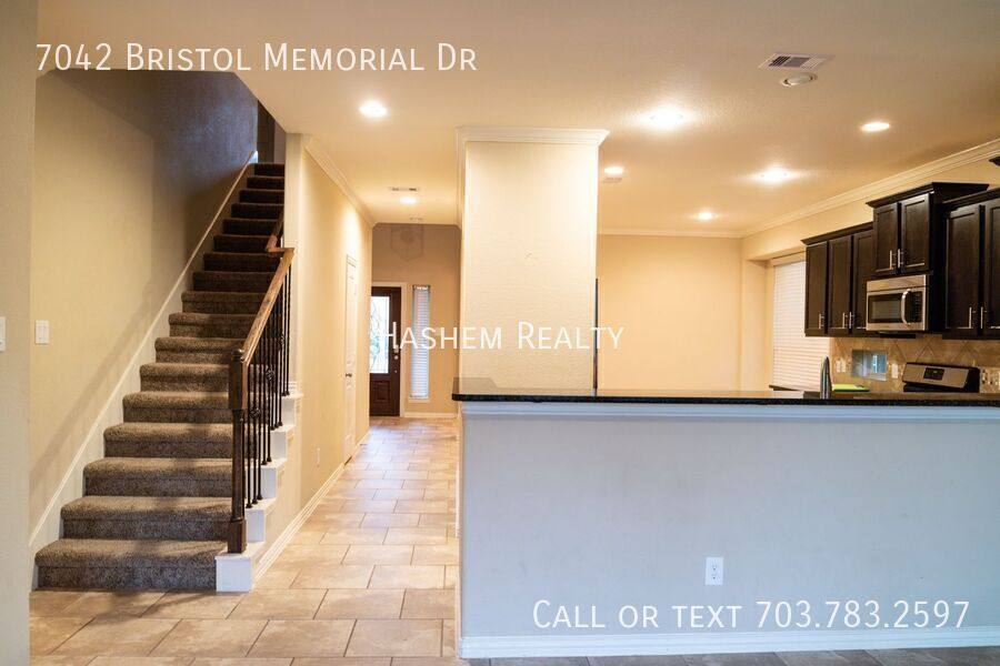House for rent at 7042 Bristol Memorial Dr, Spring, TX 77379