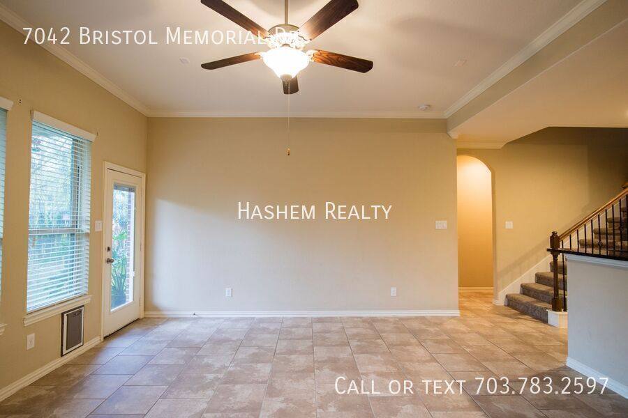 House for rent at 7042 Bristol Memorial Dr, Spring, TX 77379